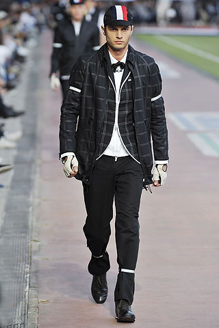 Moncler Gamme Bleu / - 2011